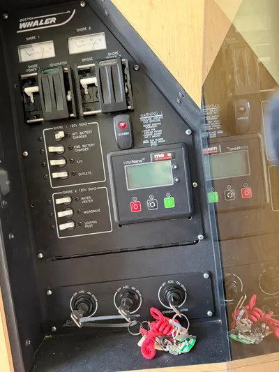 Fish Club Yacht Photos Pics 