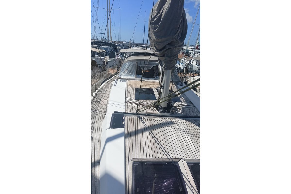2016 Hanse 45 