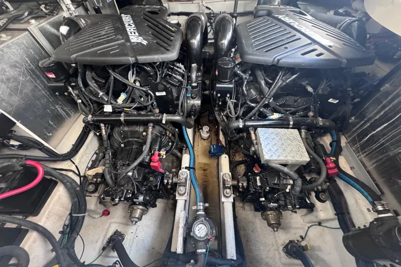  Yacht Photos Pics Twin engines in a 2008 Sea Ray 350 Sundancer boat engine room.