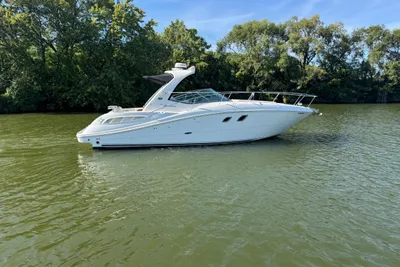 Sea Ray 330 Sundancer