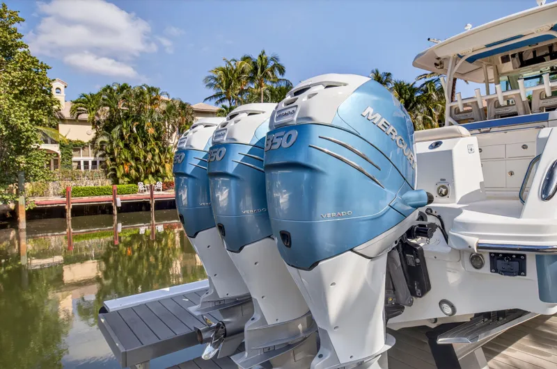 Landslide Yacht Photos Pics 