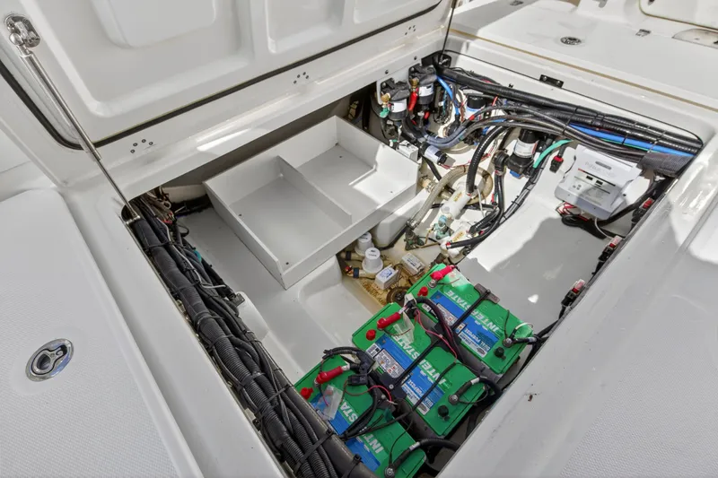 Landslide Yacht Photos Pics 