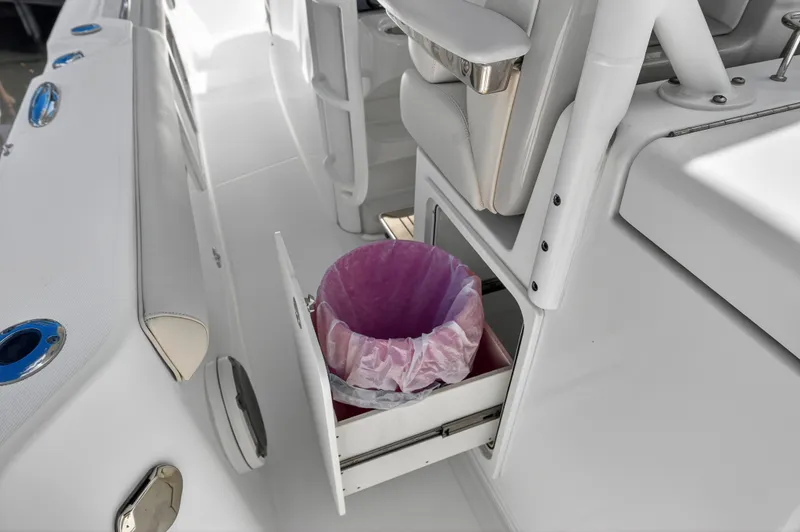 Landslide Yacht Photos Pics 