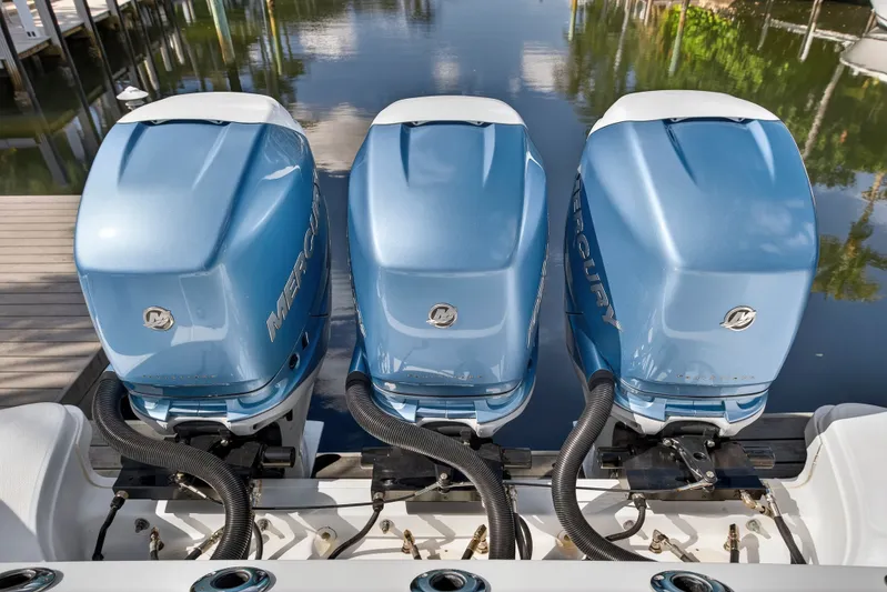 Landslide Yacht Photos Pics 