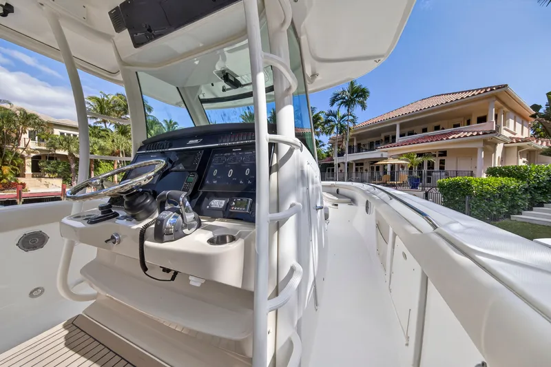 Landslide Yacht Photos Pics 