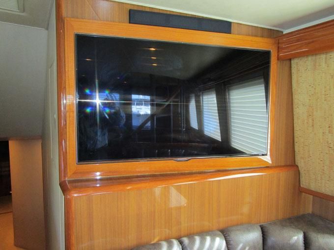 2007 Viking Enclosed Flybridge