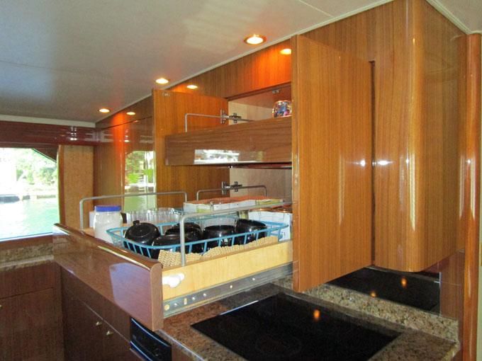 2007 Viking Enclosed Flybridge