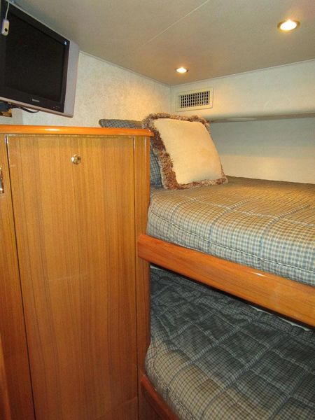 2007 Viking Enclosed Flybridge