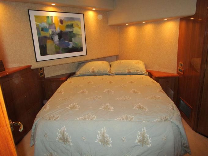 2007 Viking Enclosed Flybridge