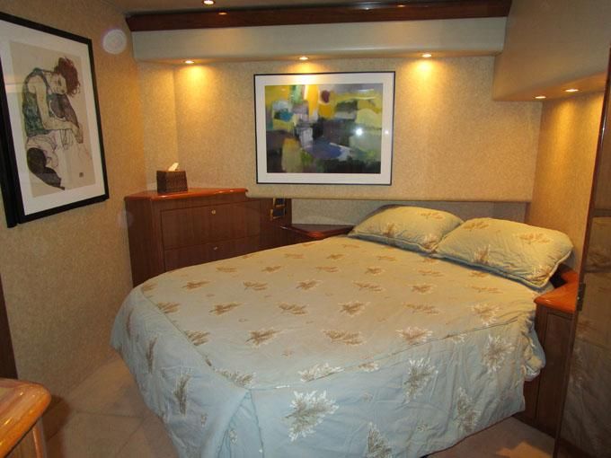 2007 Viking Enclosed Flybridge