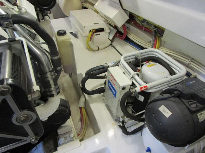 2007 Viking Enclosed Flybridge