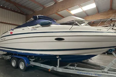 2000 Chris-Craft 245 Cuddy Cabin