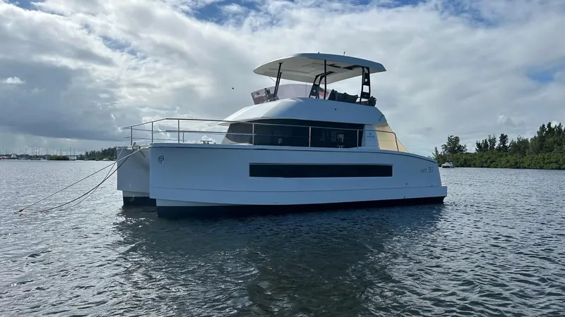 Haumea Yacht Photos Pics 