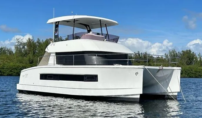 Haumea Yacht Photos Pics 