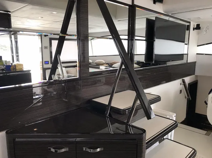 Clouds Yacht Photos Pics Sunreef Power 70 "Clouds" Verkauf und Charter