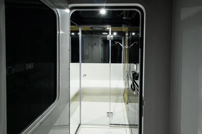 Clouds Yacht Photos Pics Sunreef Power 70 sauna hamman