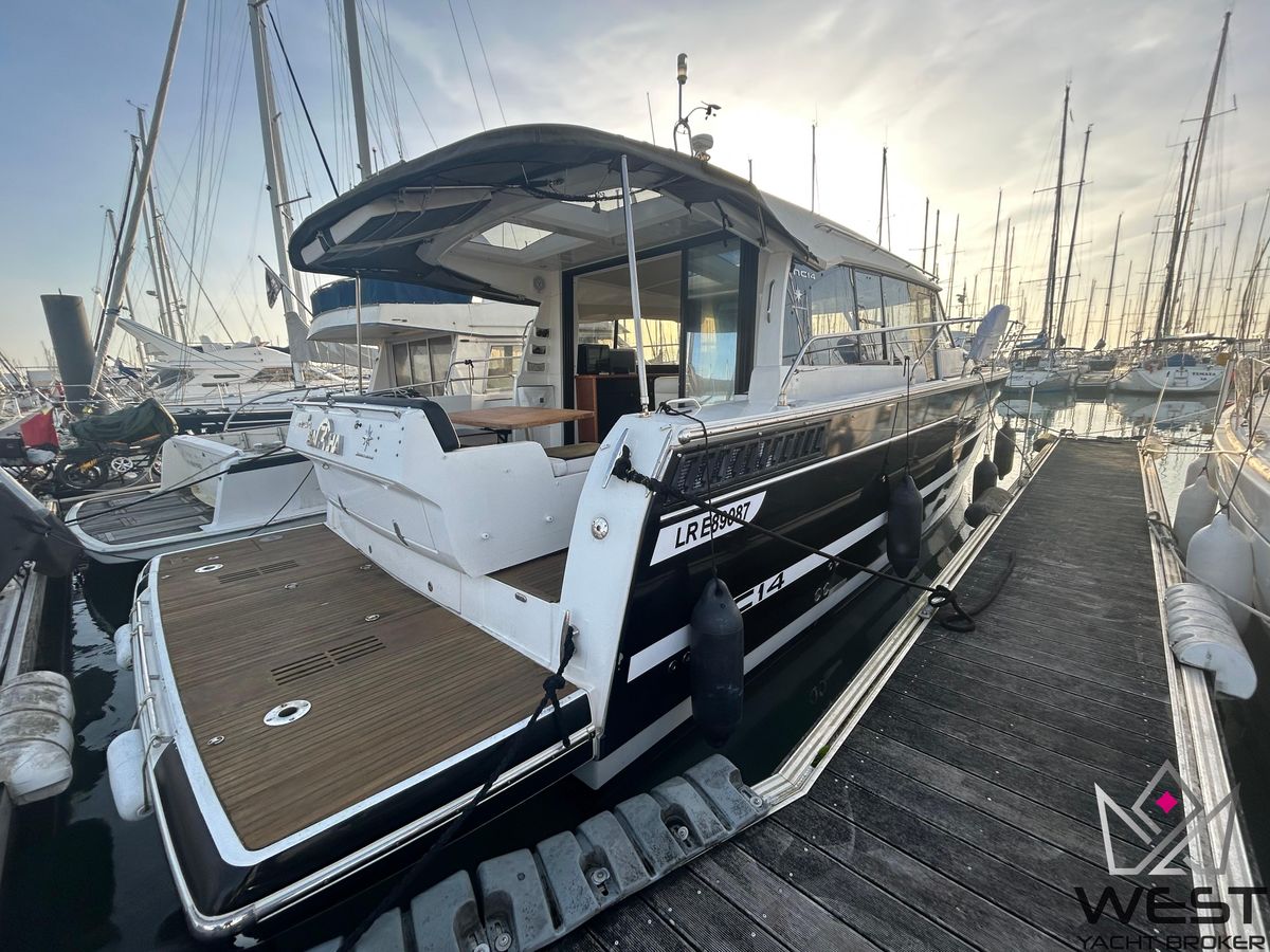 2013 Jeanneau 45 