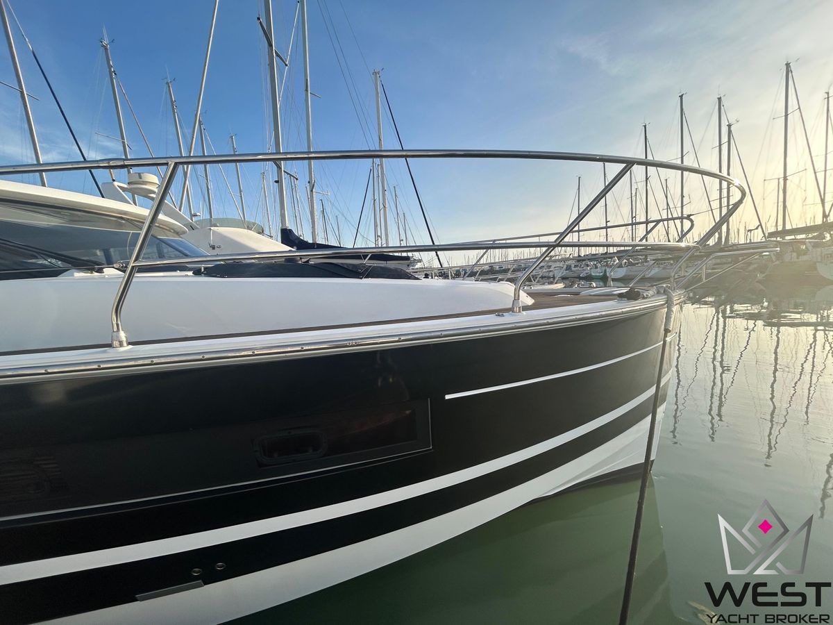 2013 Jeanneau 45 