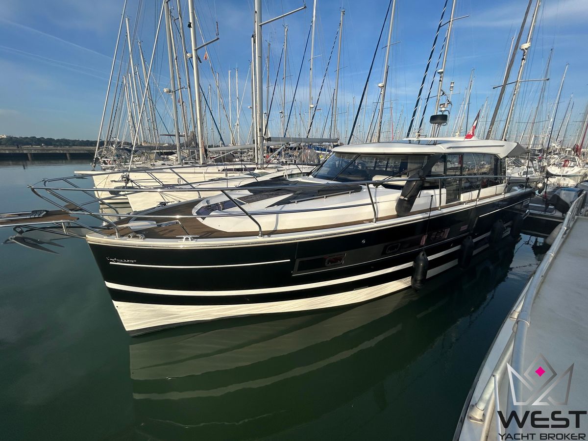 2013 Jeanneau 45 