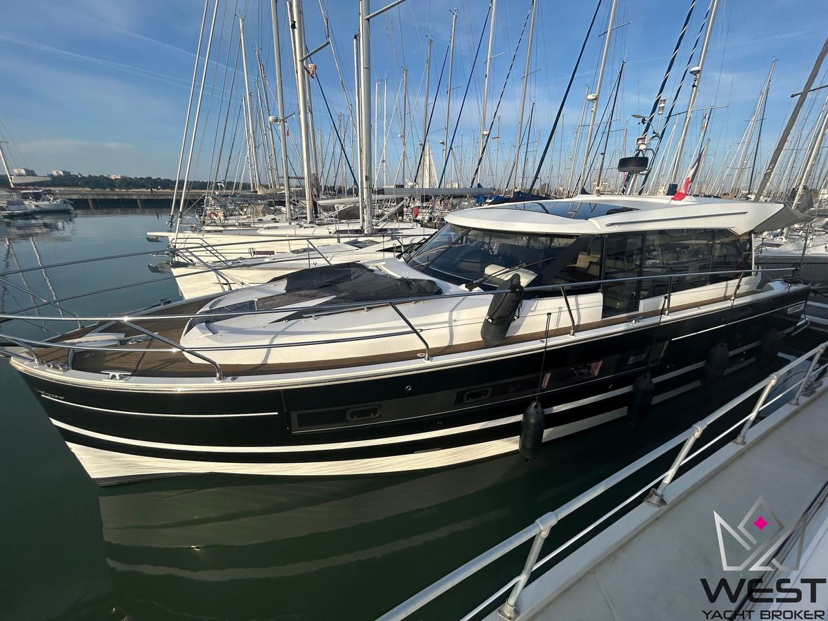 2013 Jeanneau 45 