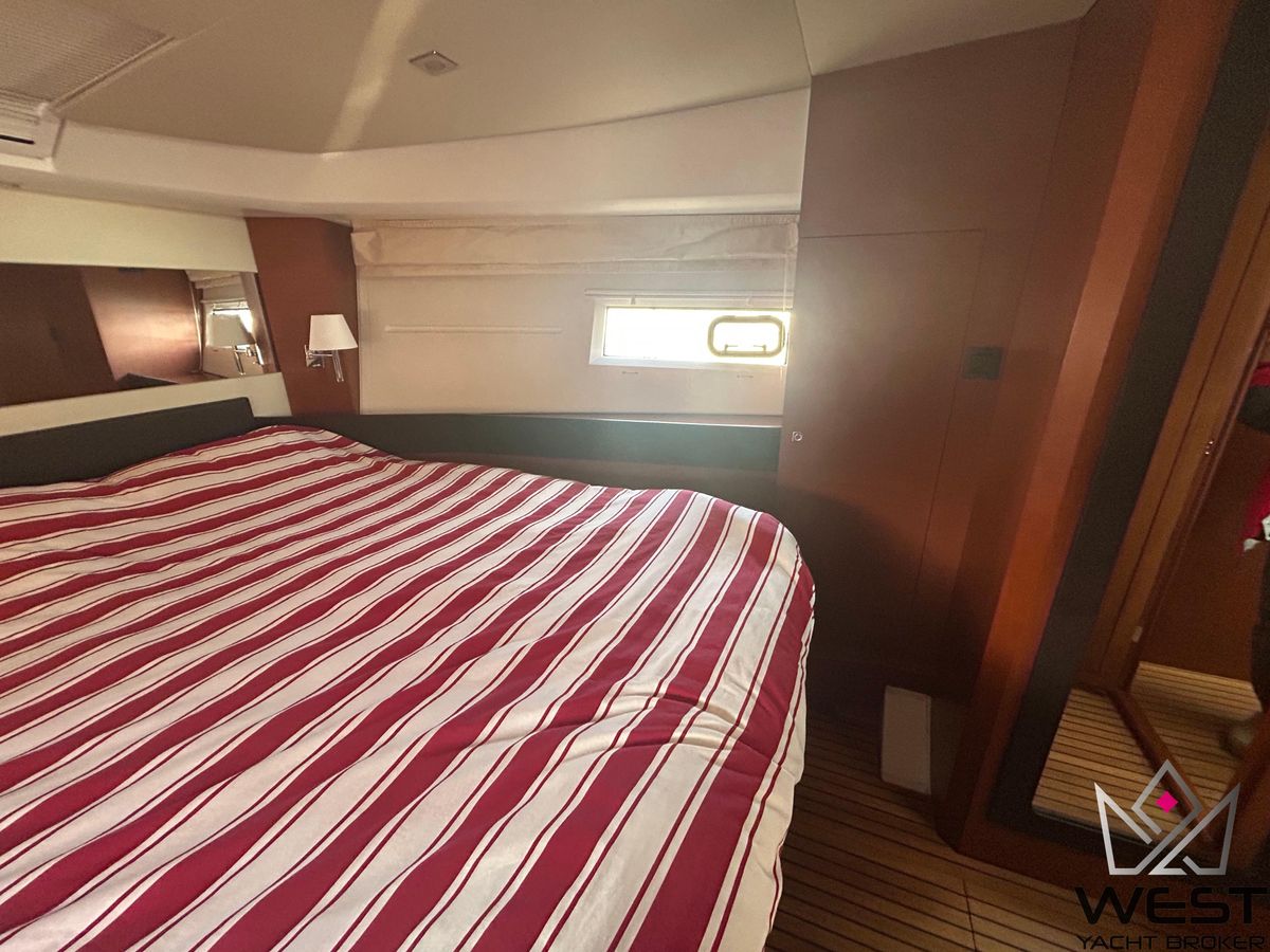 2013 Jeanneau 45 