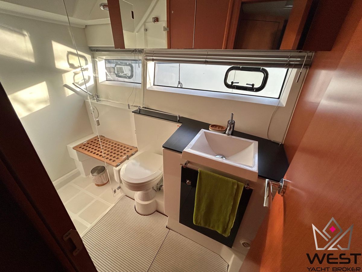 2013 Jeanneau 45 