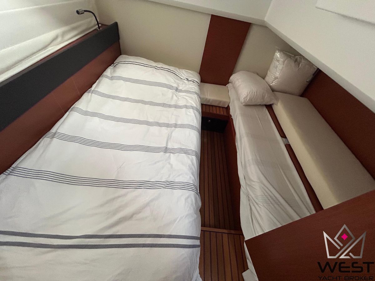 2013 Jeanneau 45 