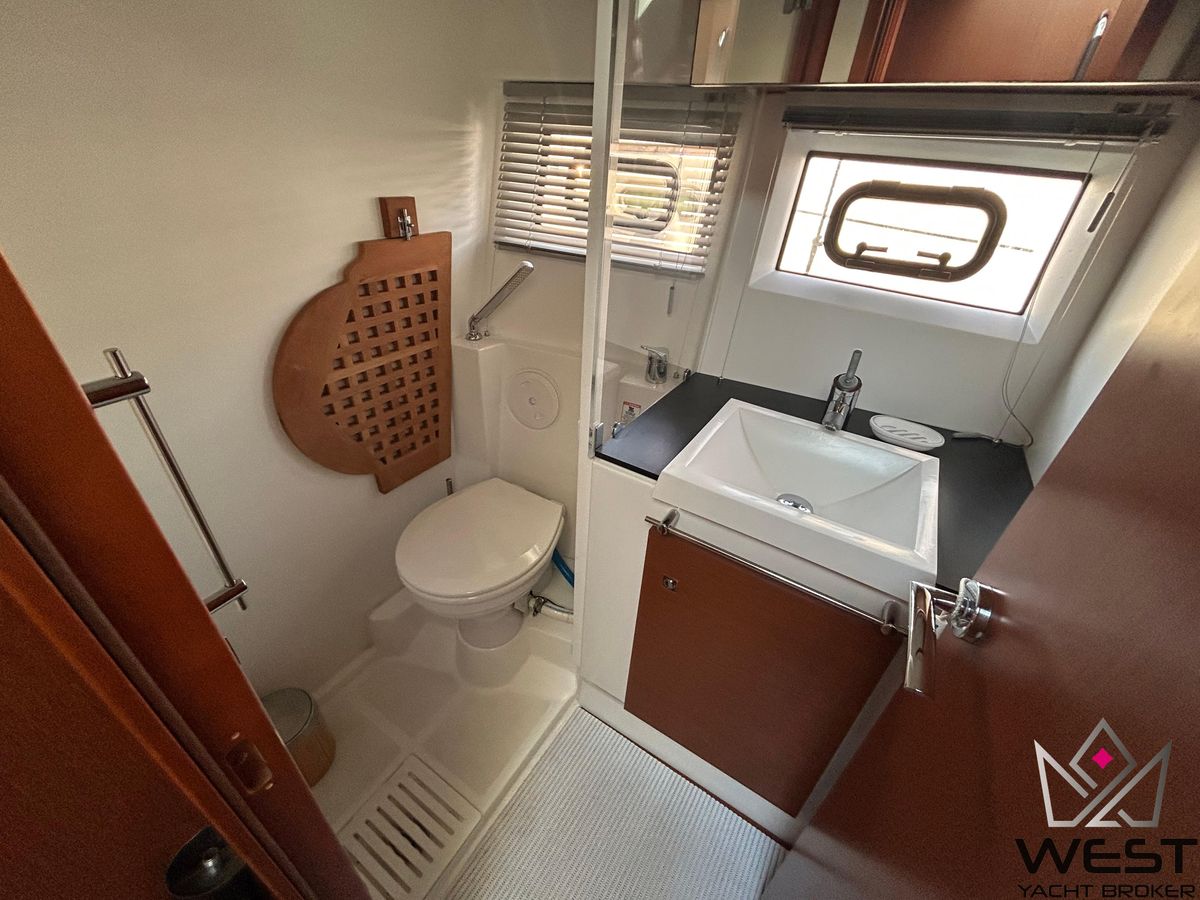 2013 Jeanneau 45 