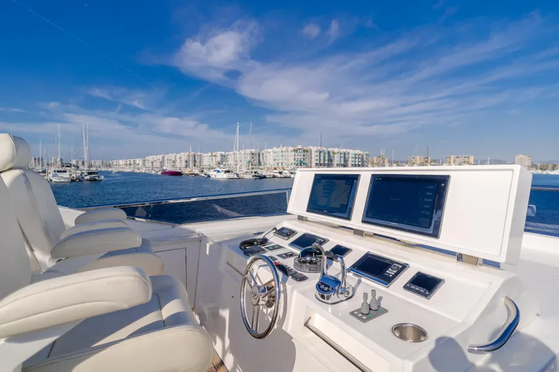 Suzie N Me Yacht Photos Pics 