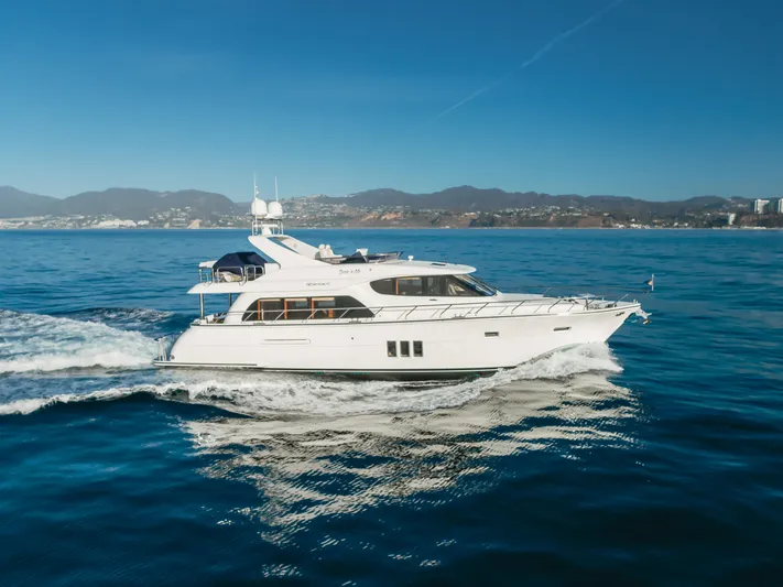 Suzie N Me Yacht Photos Pics 