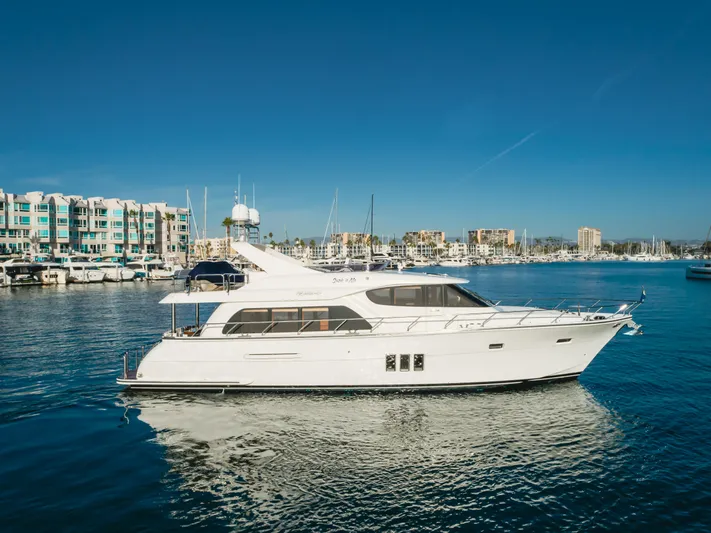 Suzie N Me Yacht Photos Pics 