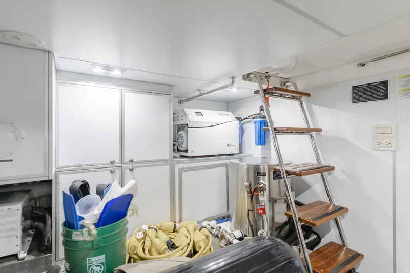 Suzie N Me Yacht Photos Pics 