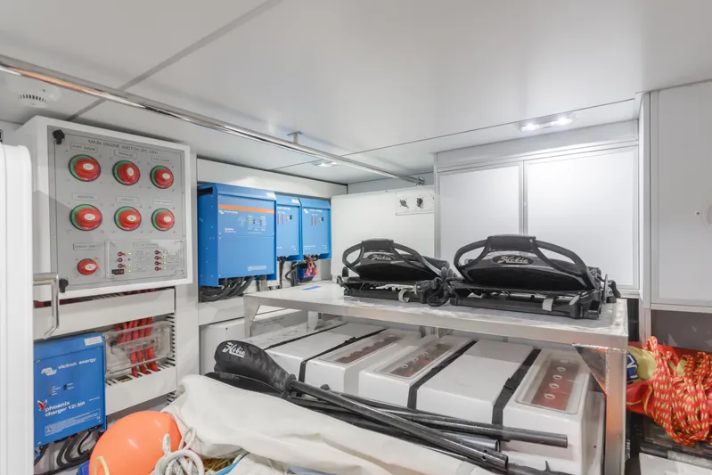 Suzie N Me Yacht Photos Pics 