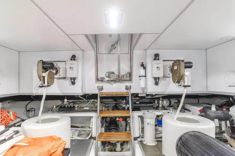 Suzie N Me Yacht Photos Pics 