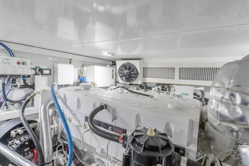 Suzie N Me Yacht Photos Pics 