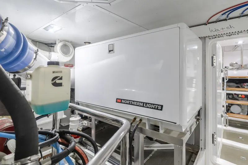 Suzie N Me Yacht Photos Pics 