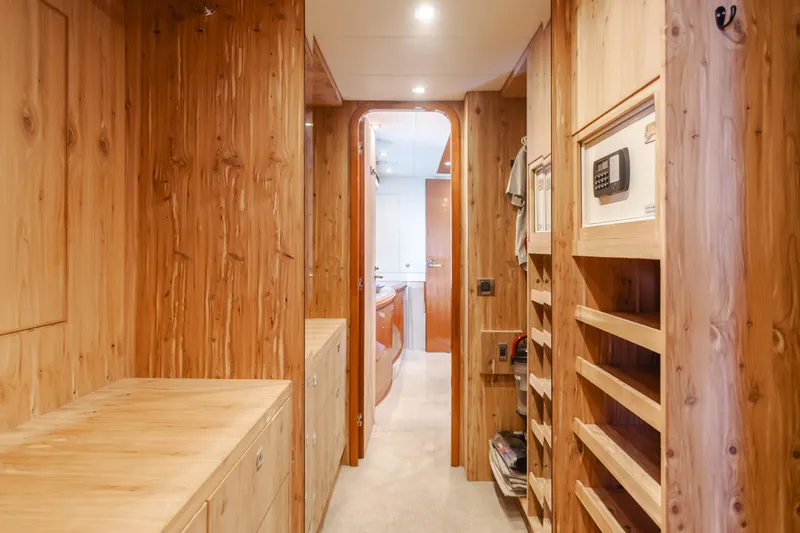 Suzie N Me Yacht Photos Pics 