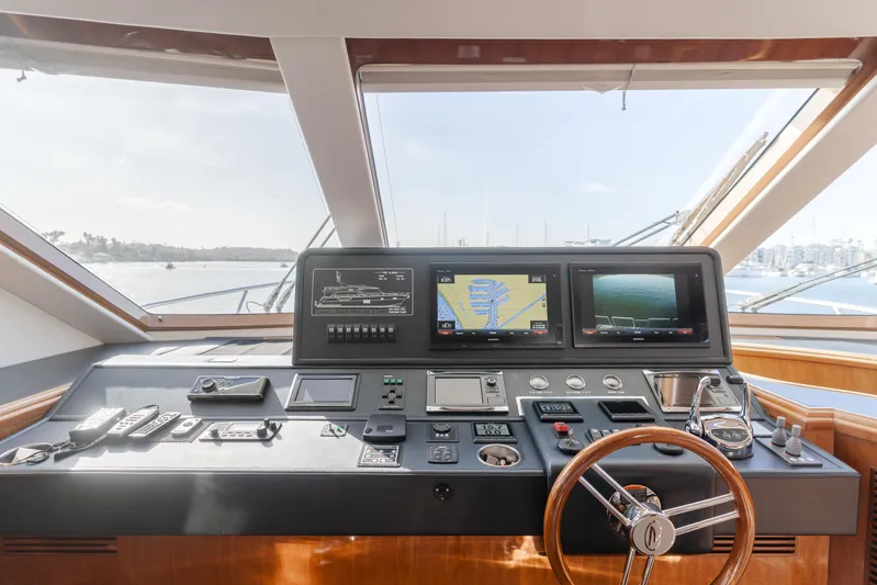 Suzie N Me Yacht Photos Pics 