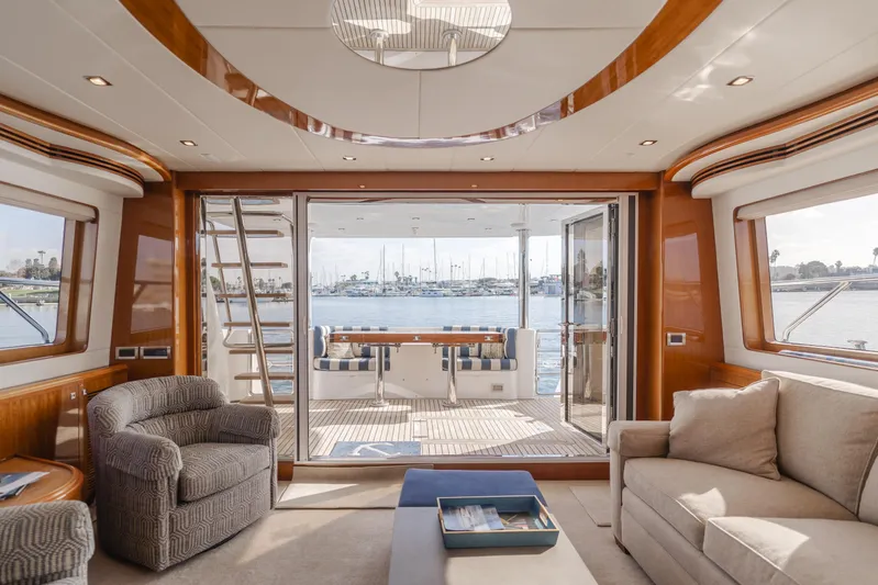 Suzie N Me Yacht Photos Pics 