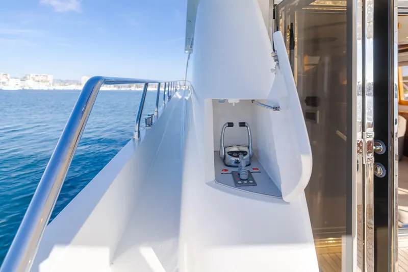 Suzie N Me Yacht Photos Pics 