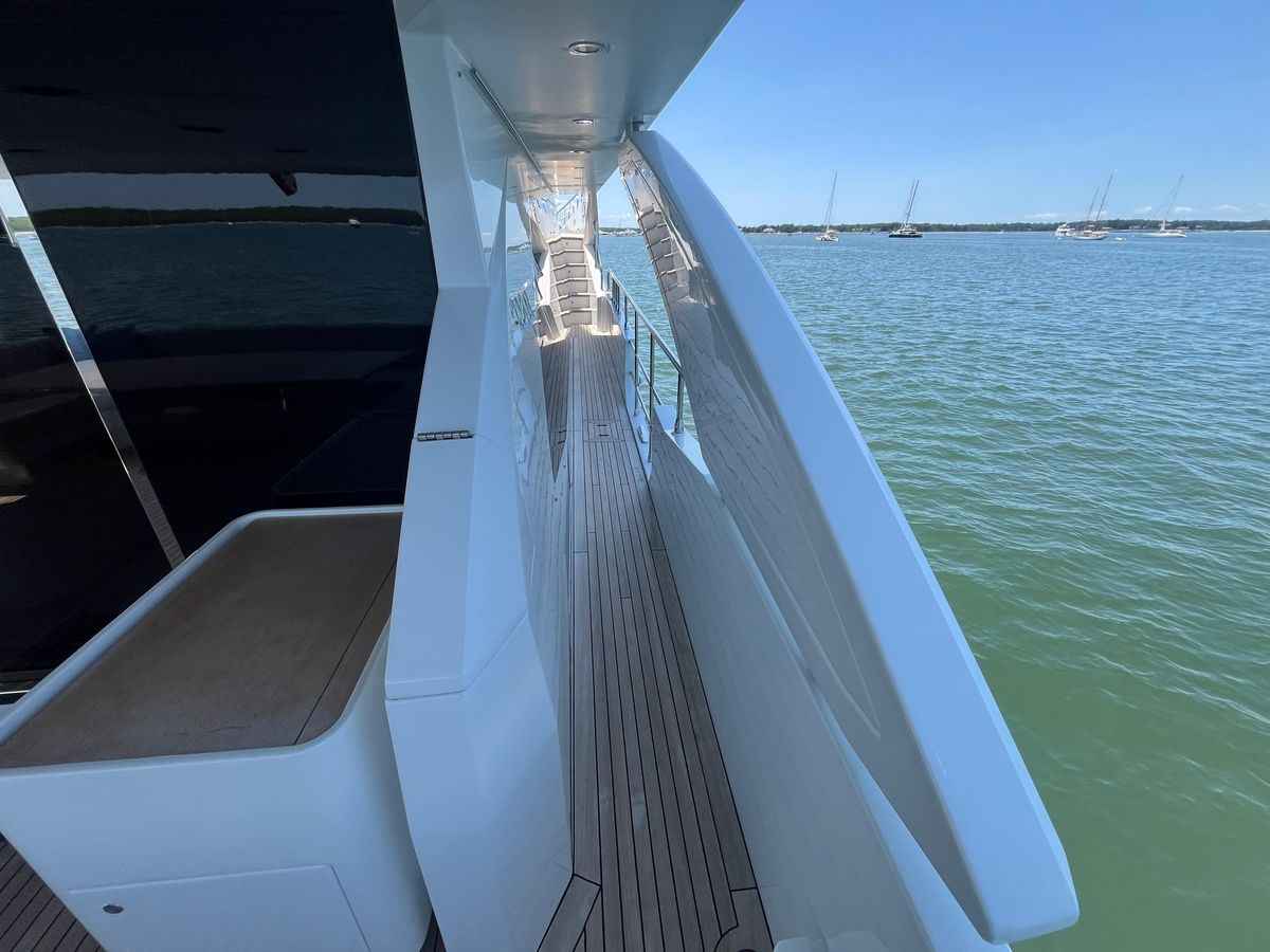 2019 Azimut 87 