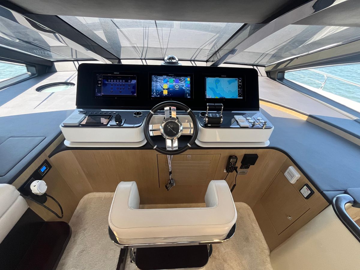 2019 Azimut 87 