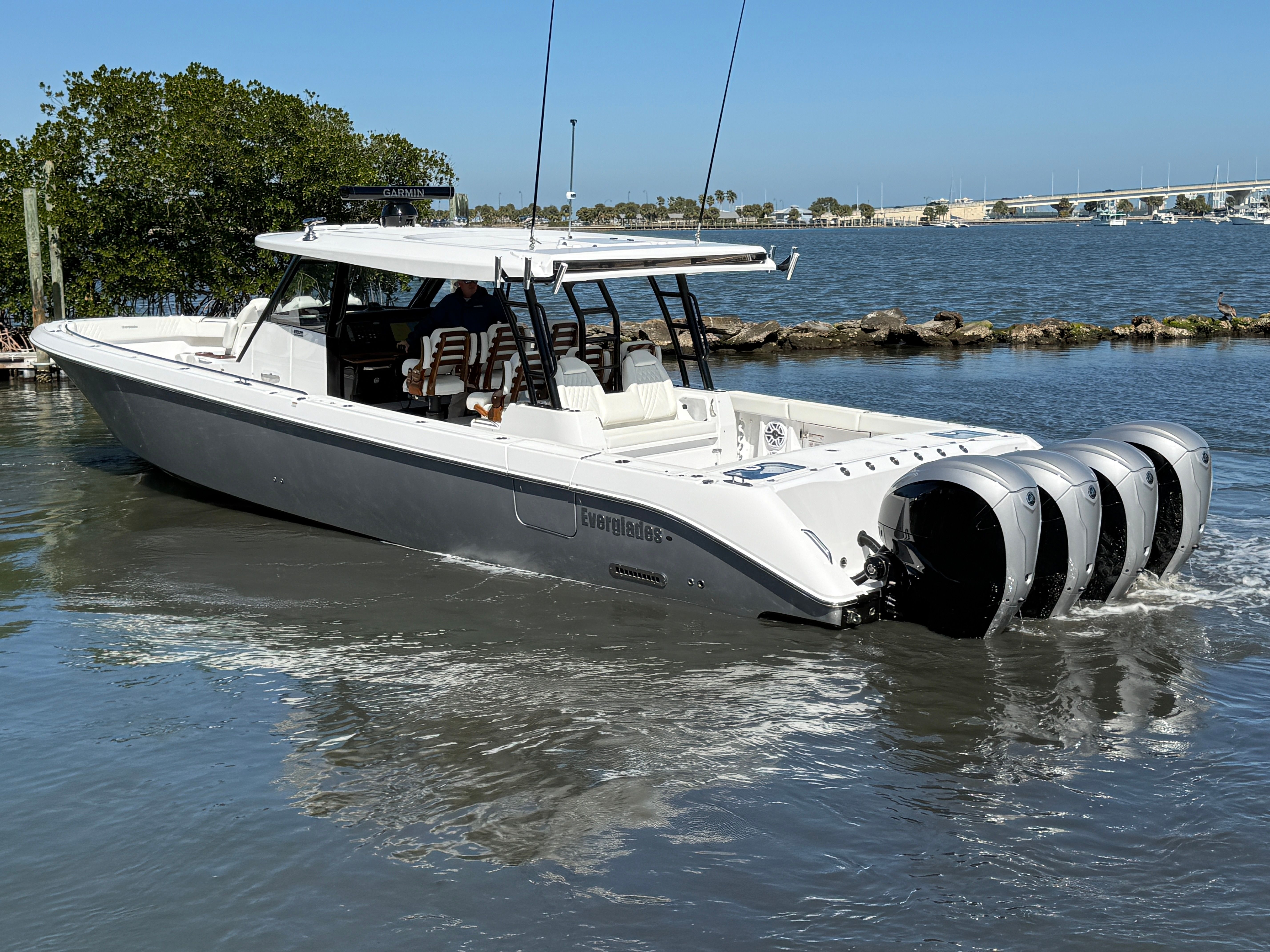 2026 EVERGLADES 455 CC - Image 3