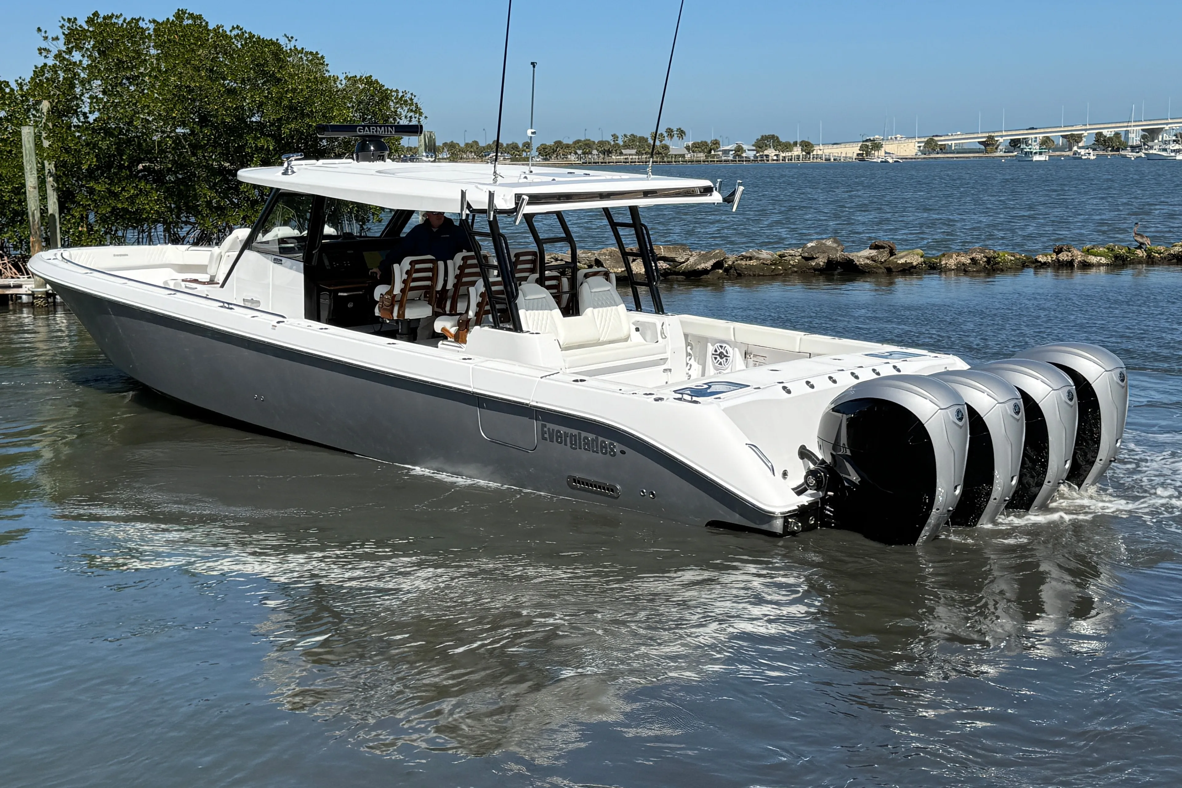 2026 EVERGLADES 455 CC - Image 3