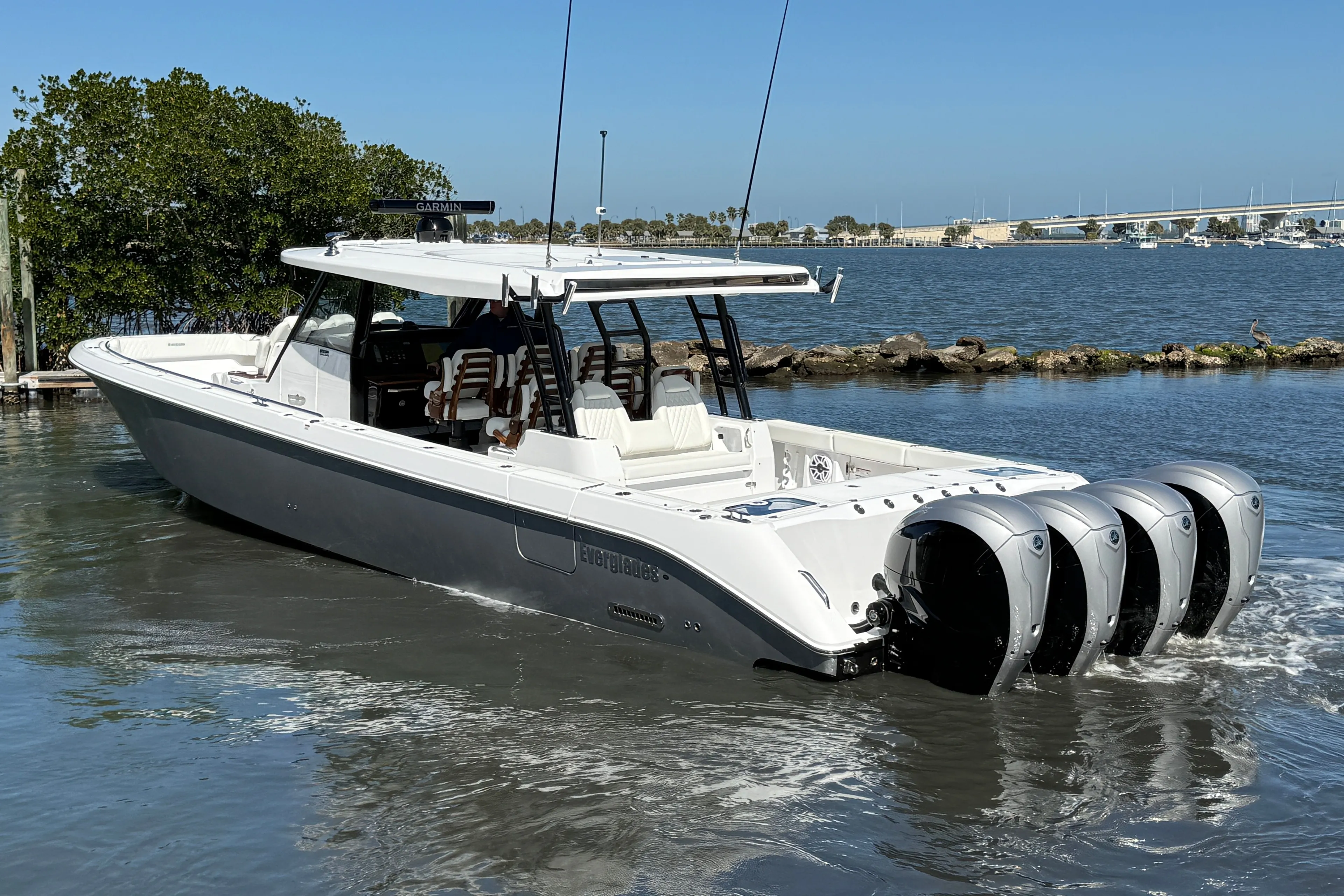 2026 EVERGLADES 455 CC - Image 4