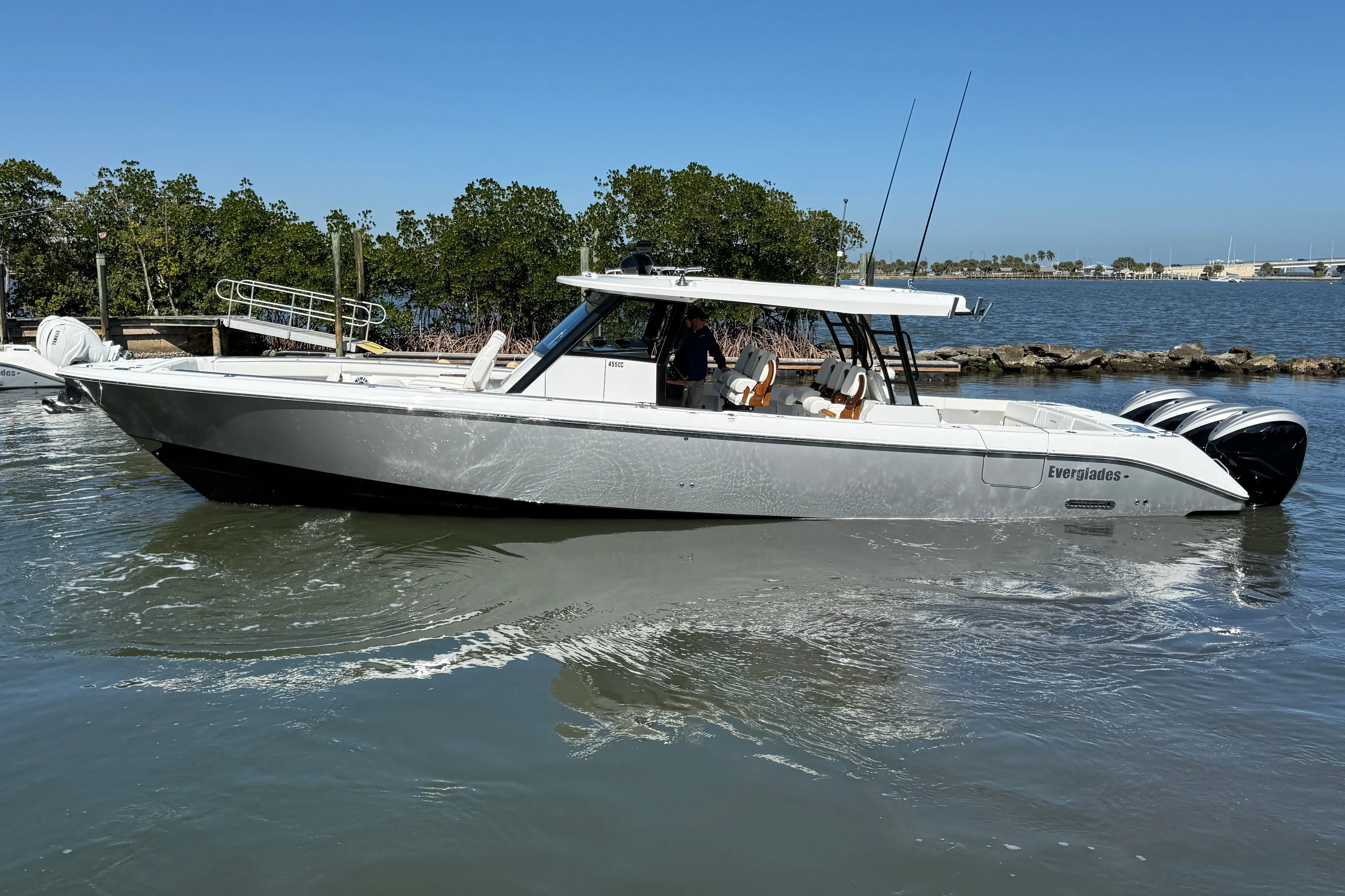 2026 EVERGLADES 455 CC - Image 1