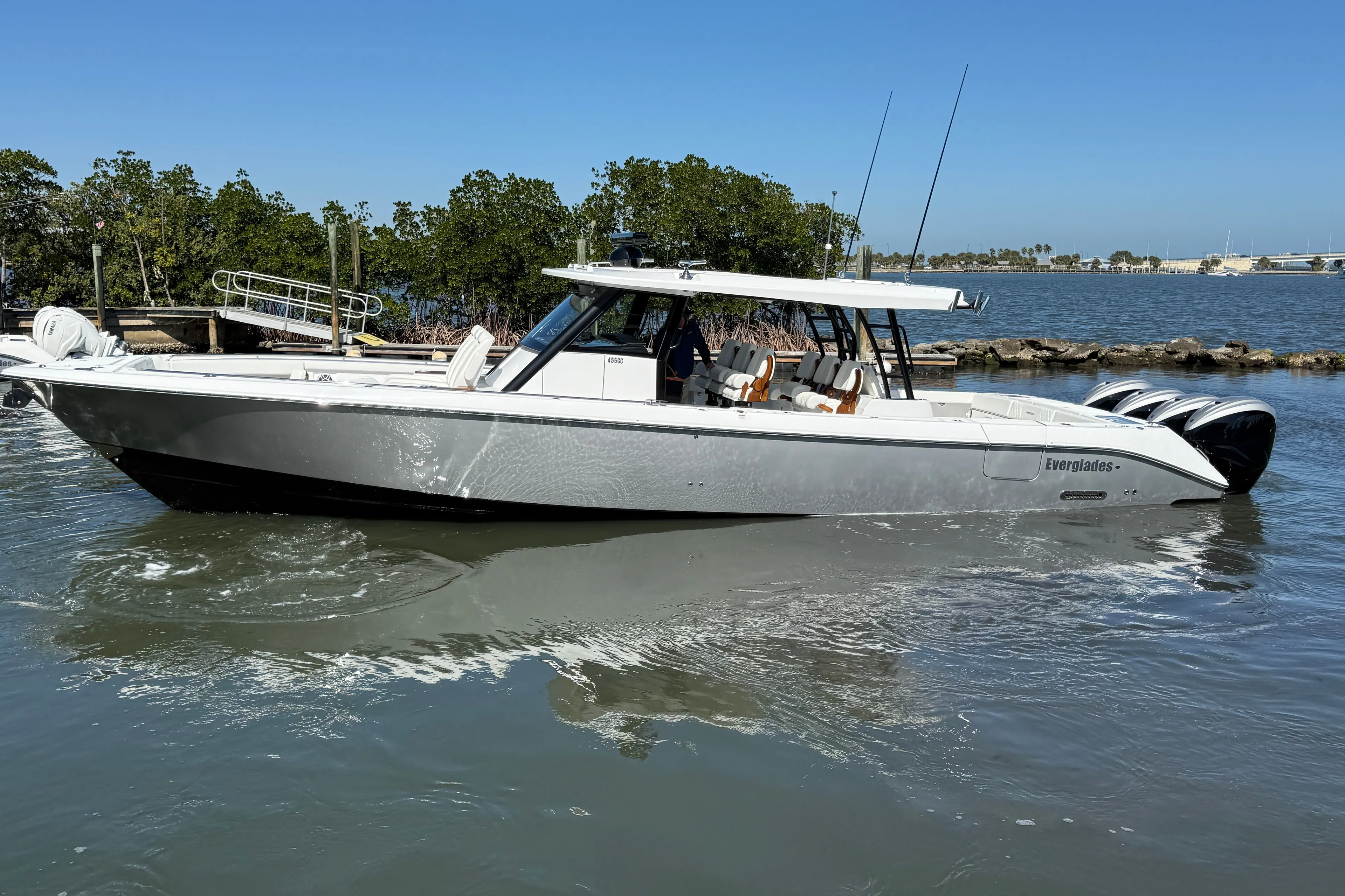 2026 EVERGLADES 455 CC - Image 1