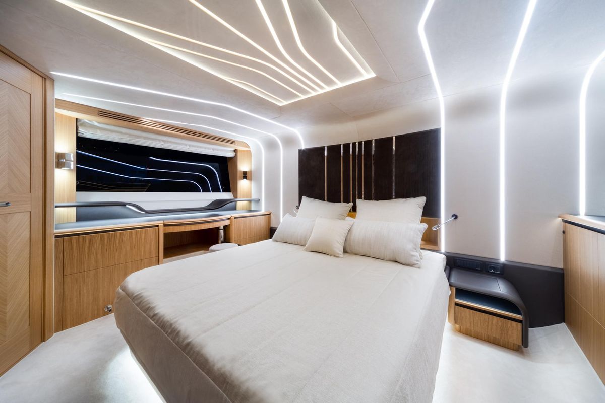 2020 Galeon 72 