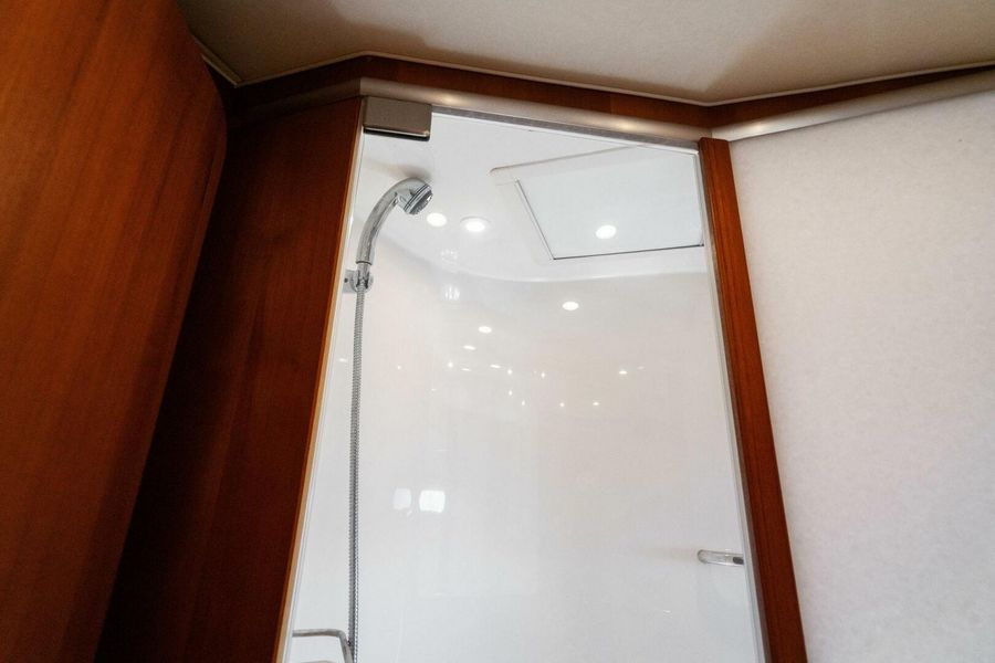 2009 Tiara Yachts 4300 Sovran