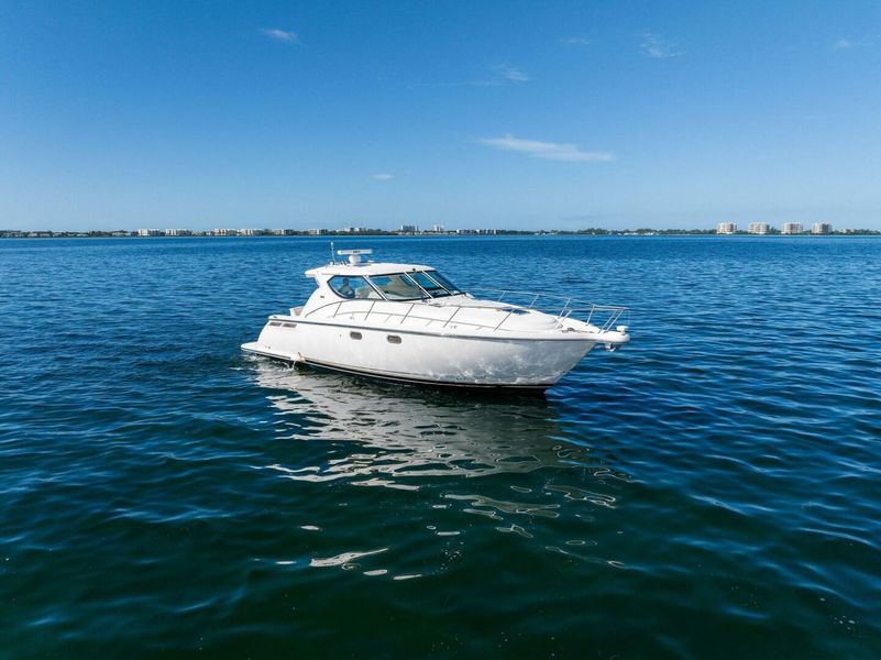 2009 Tiara Yachts 4300 Sovran